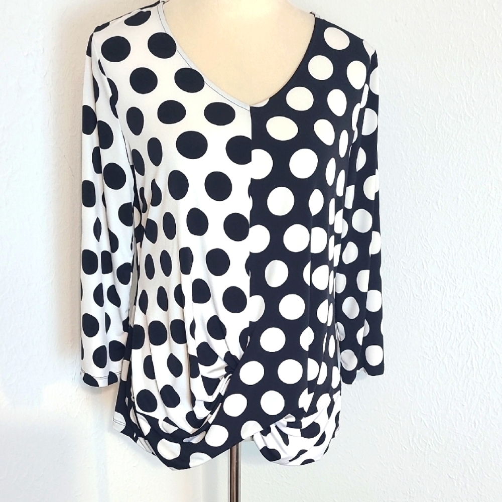 Alfani Black & White Two-Tone Polka-Dot Blouse, Ruching at Center Front Sz Med